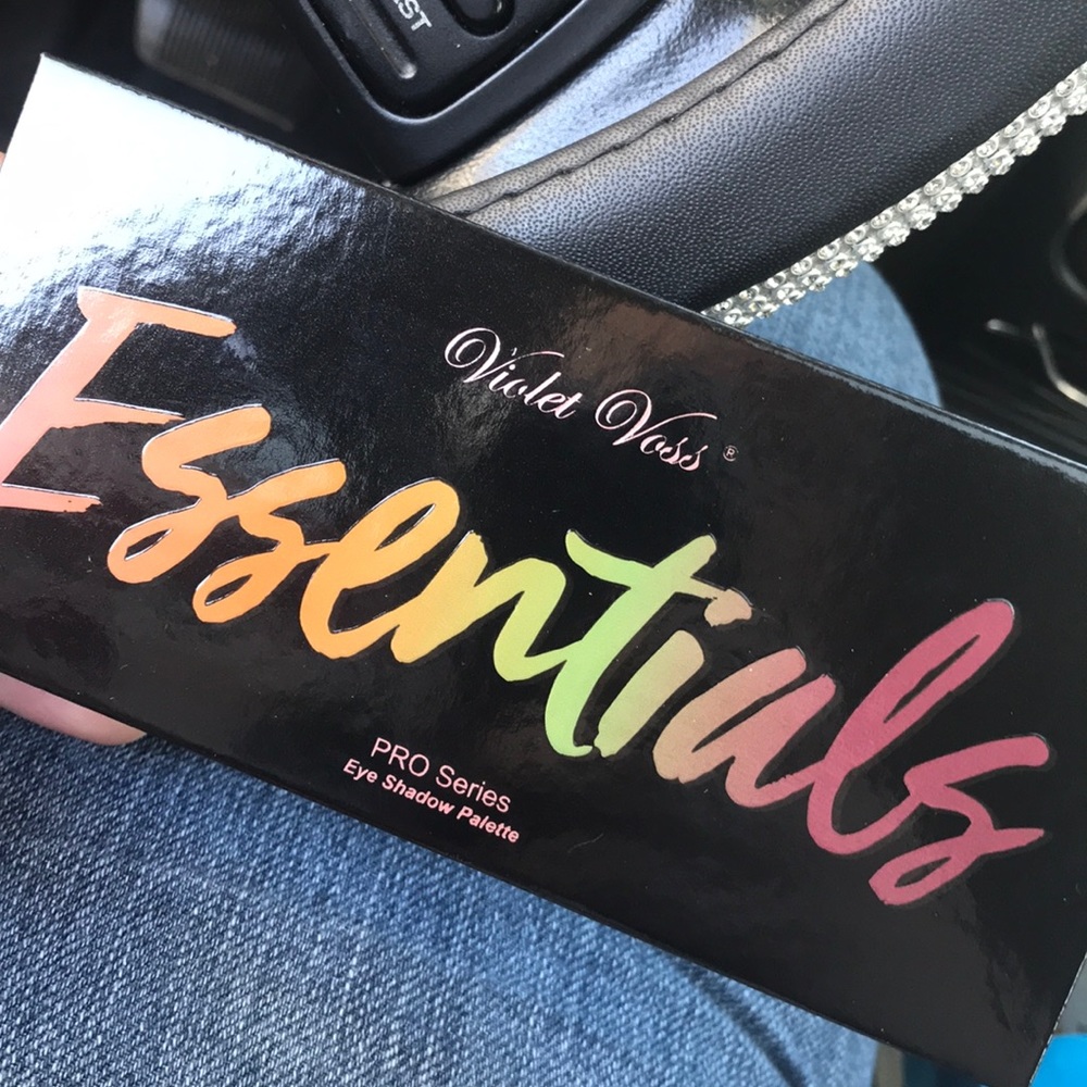 Violet Voss Essentials Eye Shadow Palette